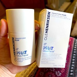 Phat glow facial exfoliating plus illuminating face wash